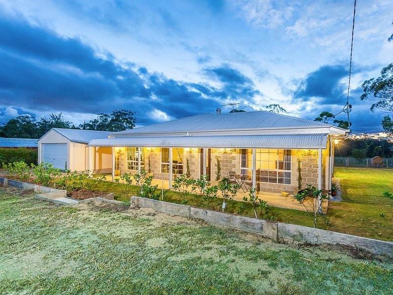 115 Hall Road, Elimbah QLD 4516