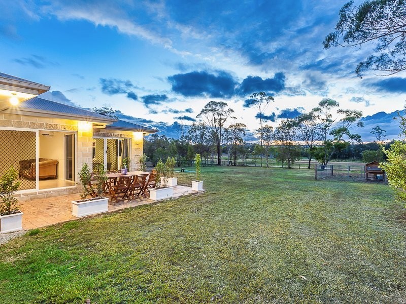 115 Hall Road, Elimbah QLD 4516