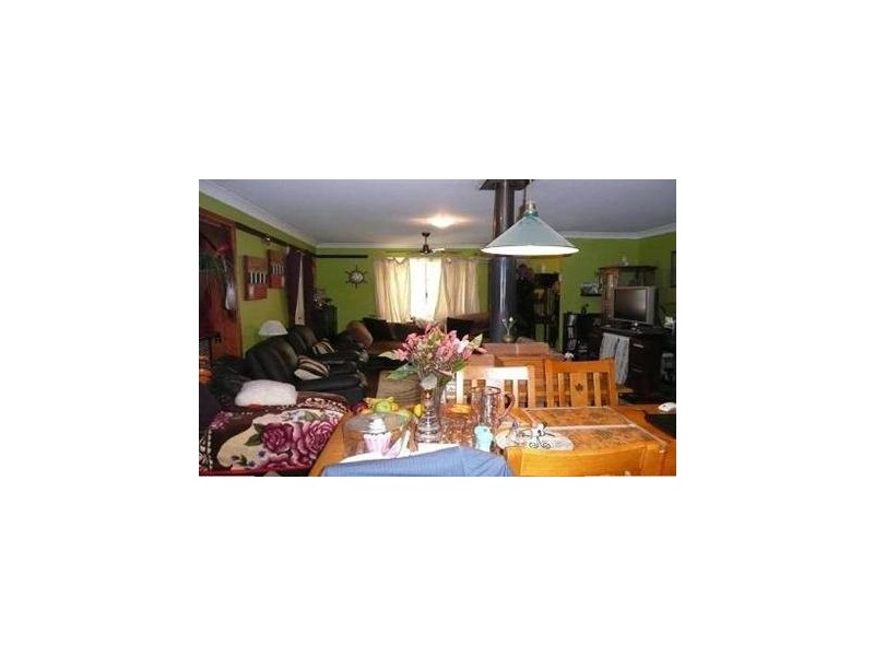 4 Carriage Cres, Beerburrum QLD 4517