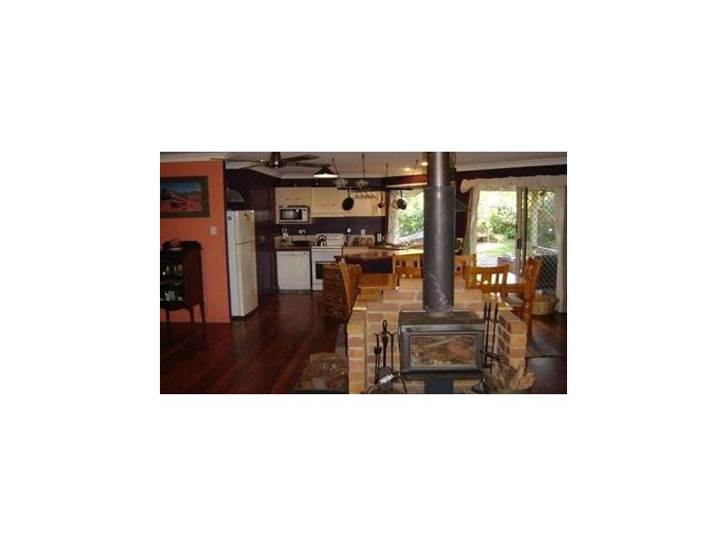 4 Carriage Cres, Beerburrum QLD 4517