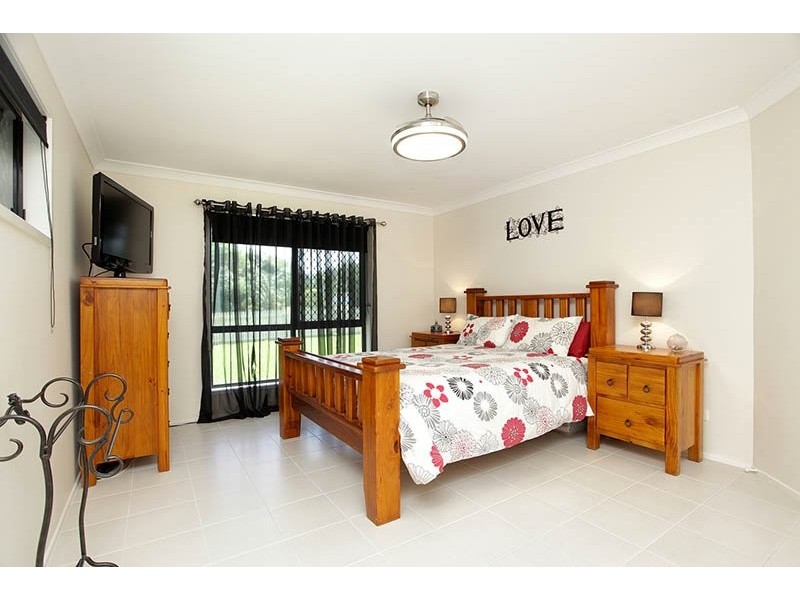 21 Wrenaus Way, Ningi QLD 4511