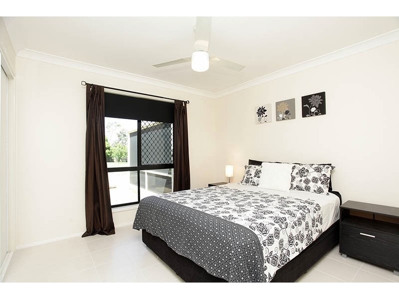 21 Wrenaus Way, Ningi QLD 4511