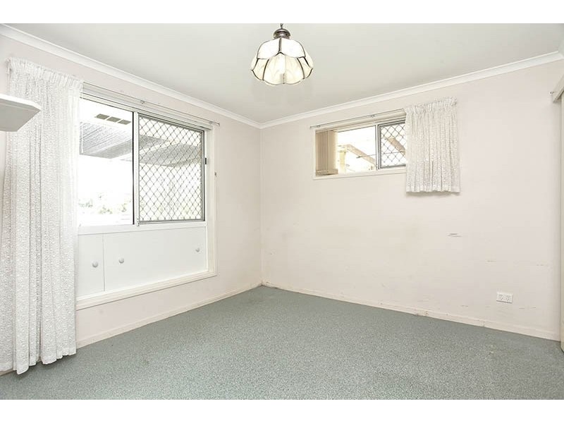 14 Taksan Place, Ningi QLD 4511