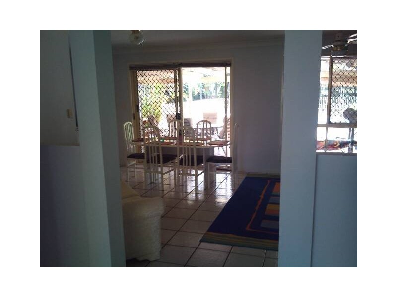 8 Alex Ave, Ningi QLD 4511