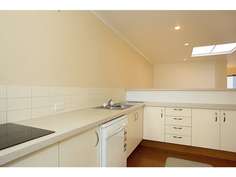 Unit B1 10 Spinnaker Drive, Sandstone Point QLD 4511