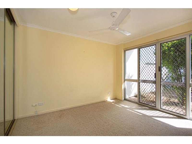 Unit B1 10 Spinnaker Drive, Sandstone Point QLD 4511