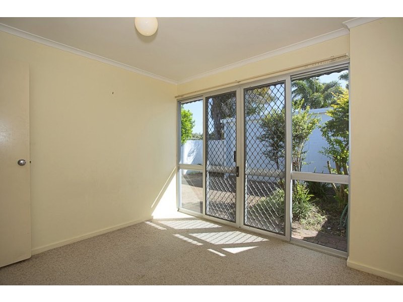Unit B1 10 Spinnaker Drive, Sandstone Point QLD 4511