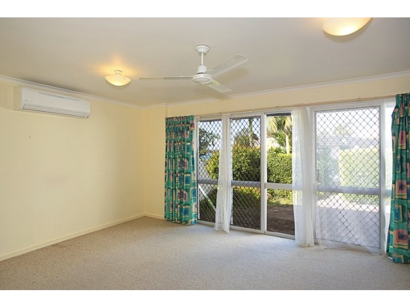 Unit B1 10 Spinnaker Drive, Sandstone Point QLD 4511