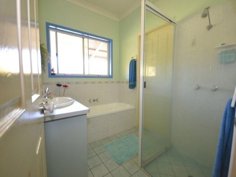 18 Tammy Road, Moore Park Beach QLD 4670