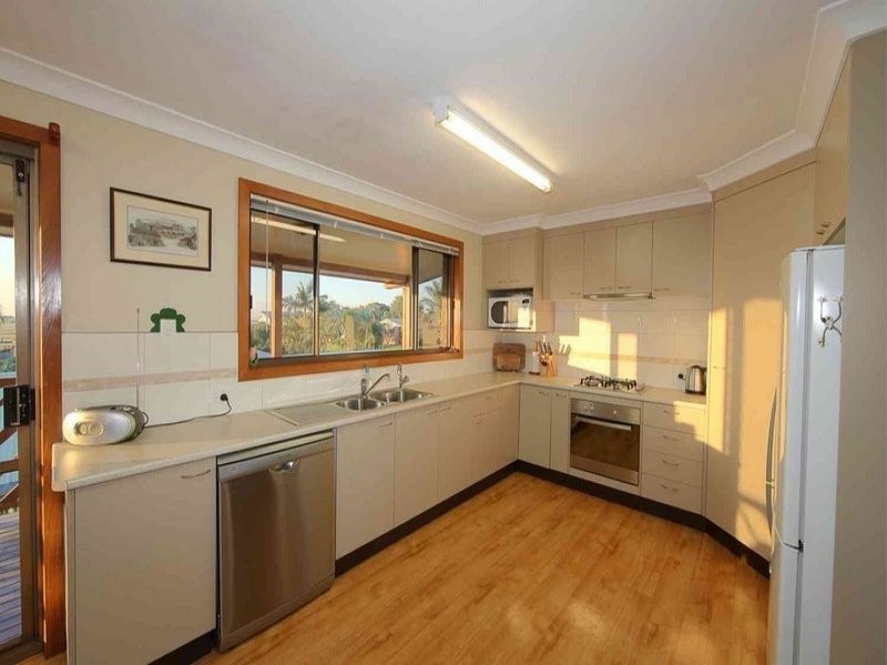 14 Linden Crescent, Qunaba QLD 4670