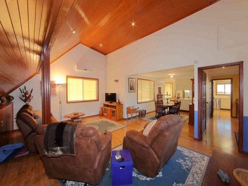 14 Linden Crescent, Qunaba QLD 4670