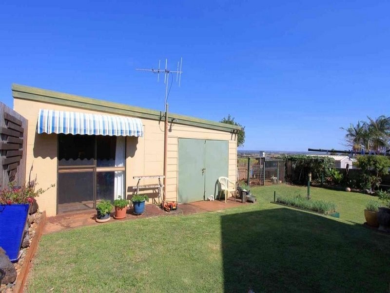 14 Linden Crescent, Qunaba QLD 4670