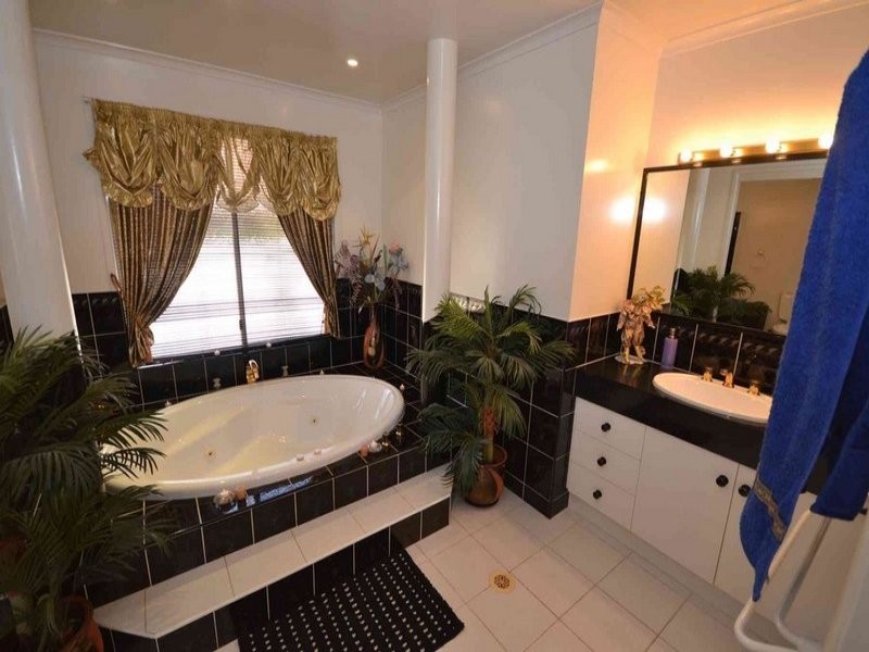 276 Avoca Road, Avoca QLD 4670
