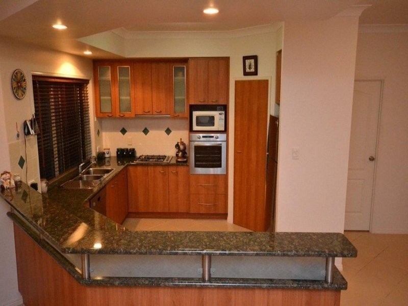 1 Jess Place, Coral Cove QLD 4670