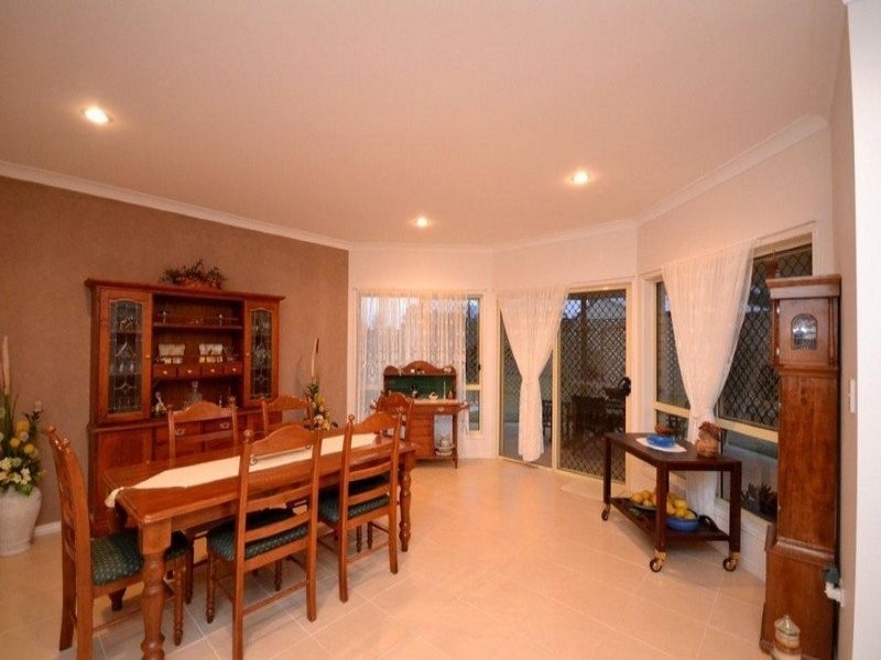 1 Jess Place, Coral Cove QLD 4670