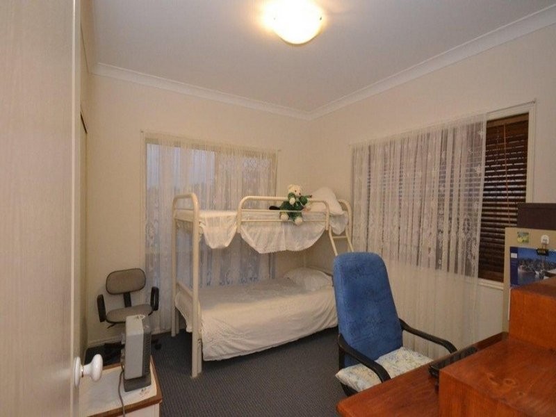 1 Jess Place, Coral Cove QLD 4670