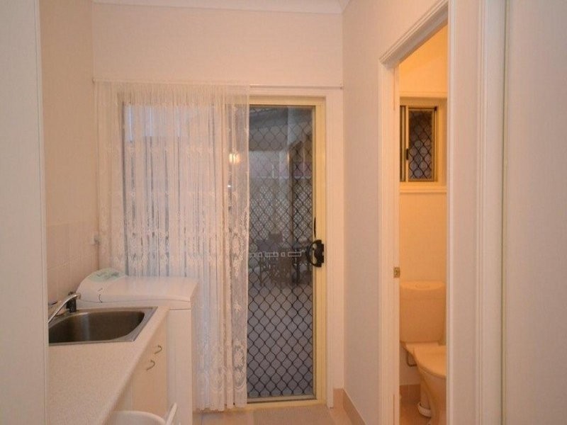 1 Jess Place, Coral Cove QLD 4670
