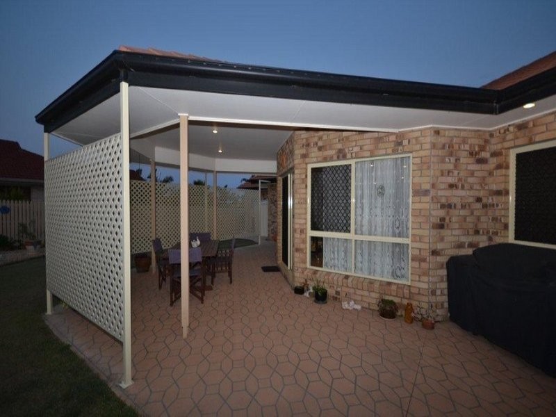 1 Jess Place, Coral Cove QLD 4670