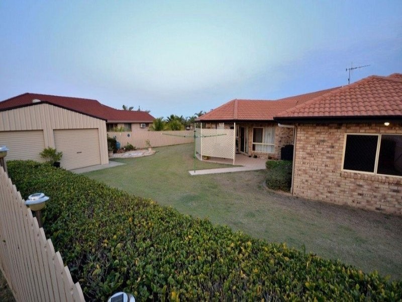 1 Jess Place, Coral Cove QLD 4670