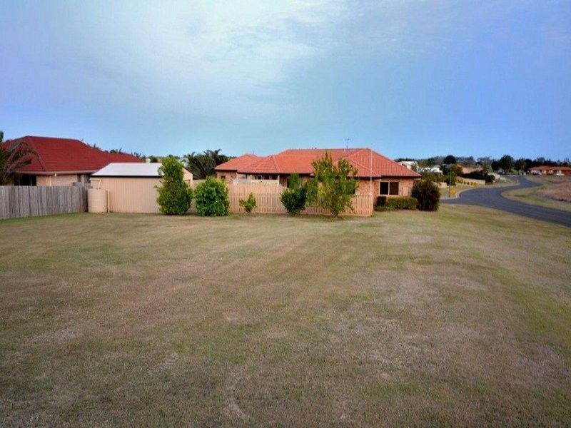 1 Jess Place, Coral Cove QLD 4670