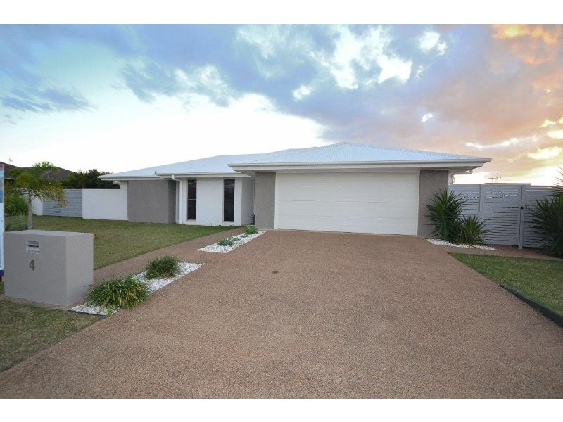 4 Leon Place, Coral Cove QLD 4670