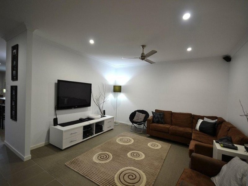 4 Leon Place, Coral Cove QLD 4670