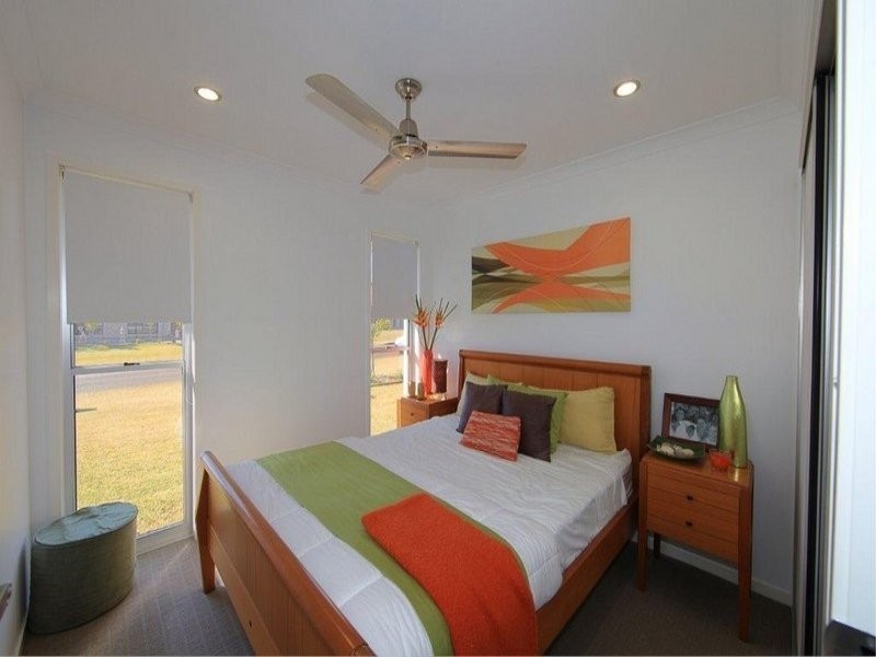 4 Leon Place, Coral Cove QLD 4670