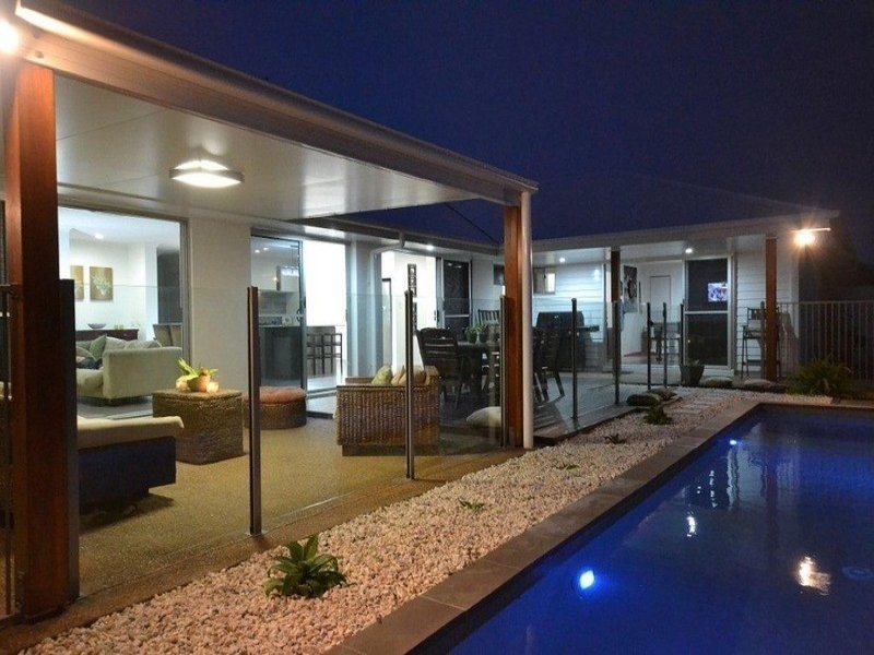 4 Leon Place, Coral Cove QLD 4670