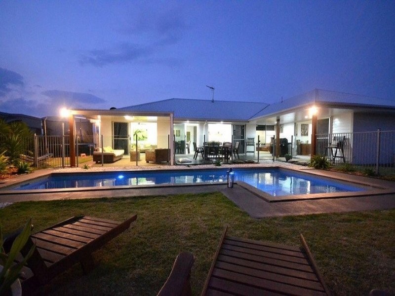 4 Leon Place, Coral Cove QLD 4670