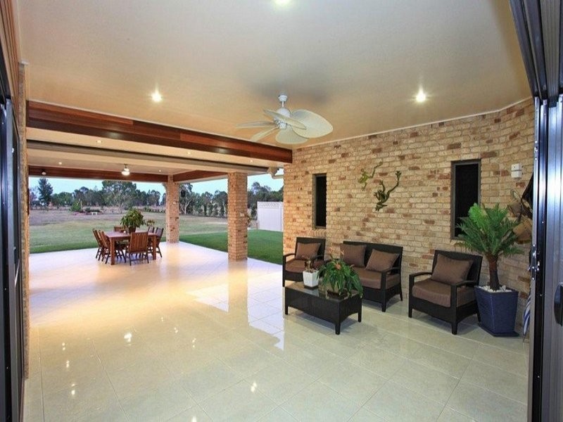 25 Pinto Avenue, Branyan QLD 4670