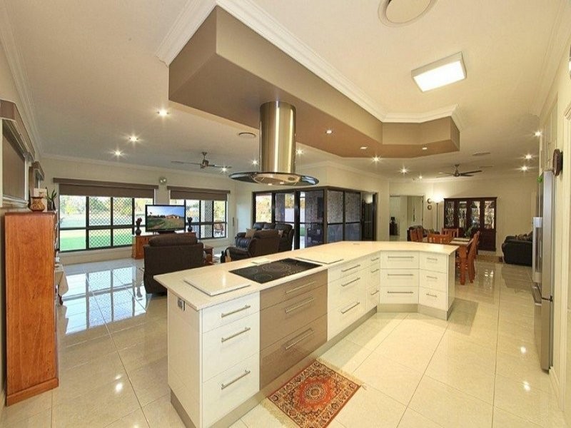 25 Pinto Avenue, Branyan QLD 4670