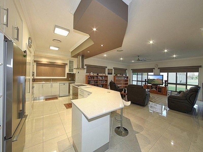 25 Pinto Avenue, Branyan QLD 4670