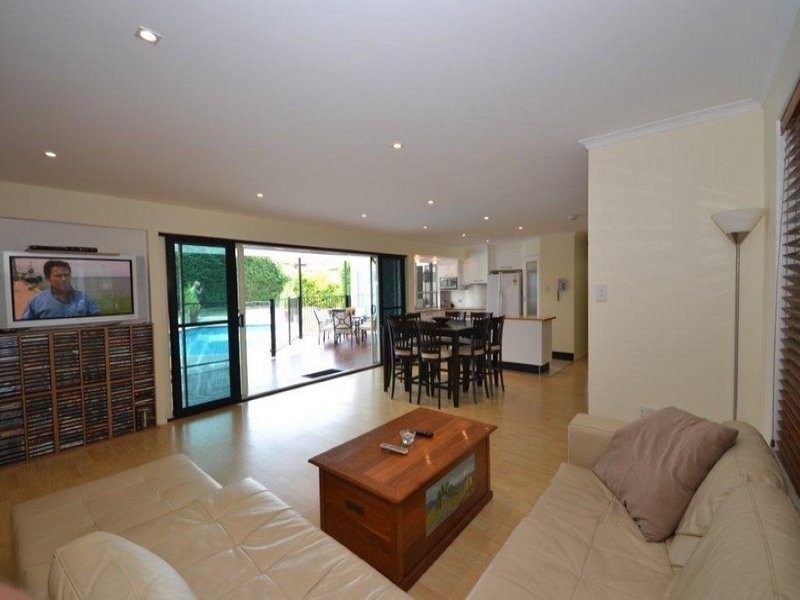 18 Wilson Street, Kepnock QLD 4670