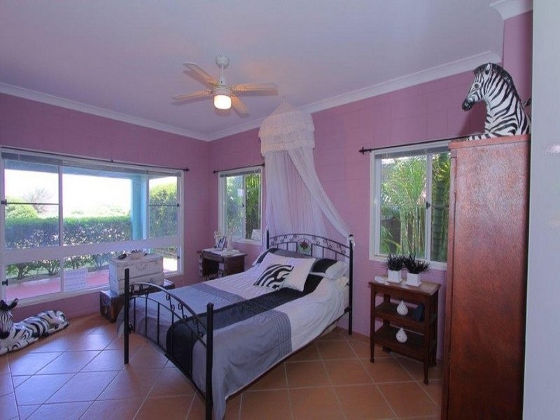 34 Lihs Street, Elliott Heads QLD 4670