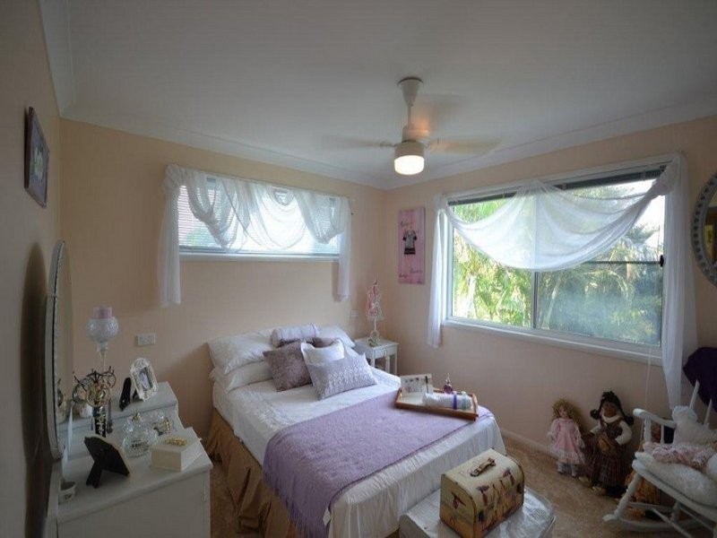 34 Lihs Street, Elliott Heads QLD 4670