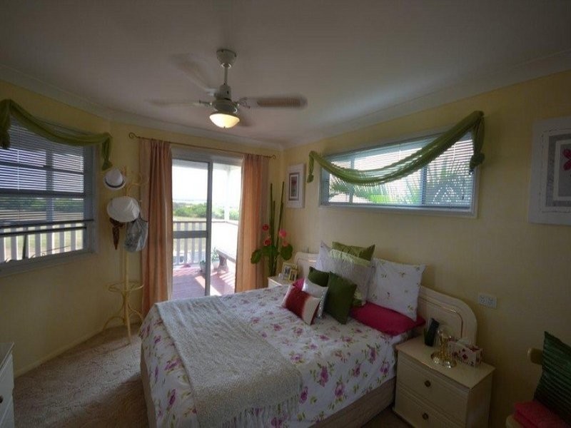 34 Lihs Street, Elliott Heads QLD 4670