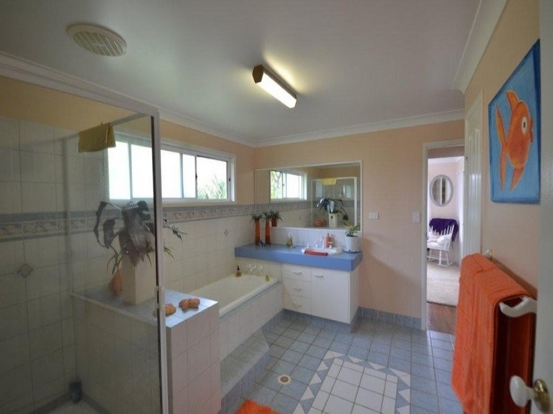 34 Lihs Street, Elliott Heads QLD 4670