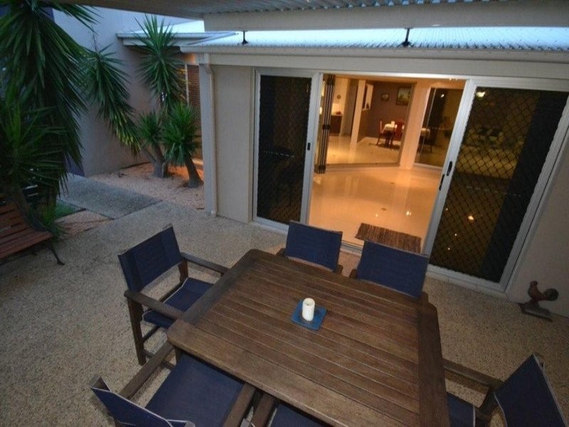 21 Back Hill Drive, Coral Cove QLD 4670