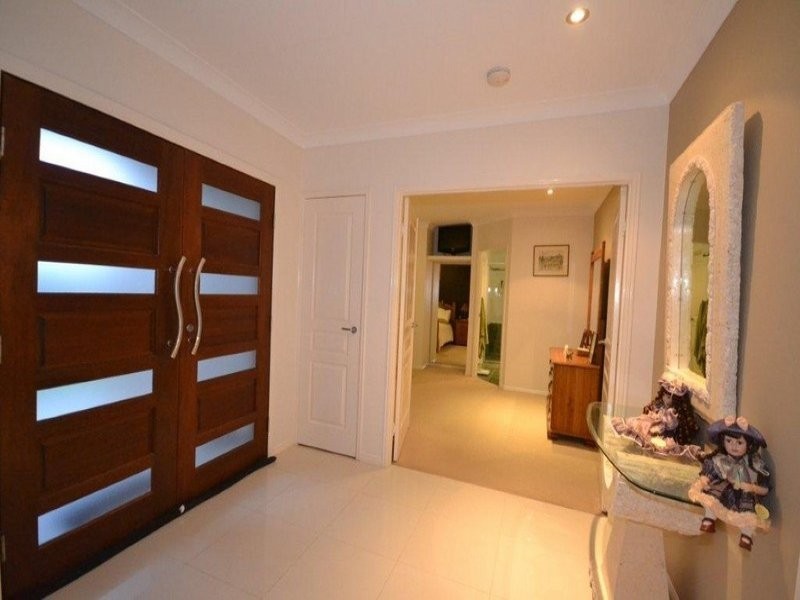 21 Back Hill Drive, Coral Cove QLD 4670