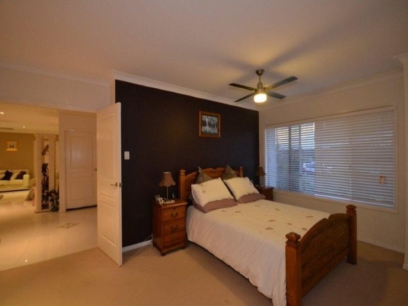 21 Back Hill Drive, Coral Cove QLD 4670