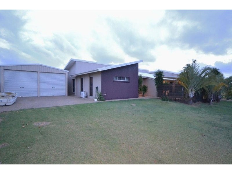 21 Back Hill Drive, Coral Cove QLD 4670