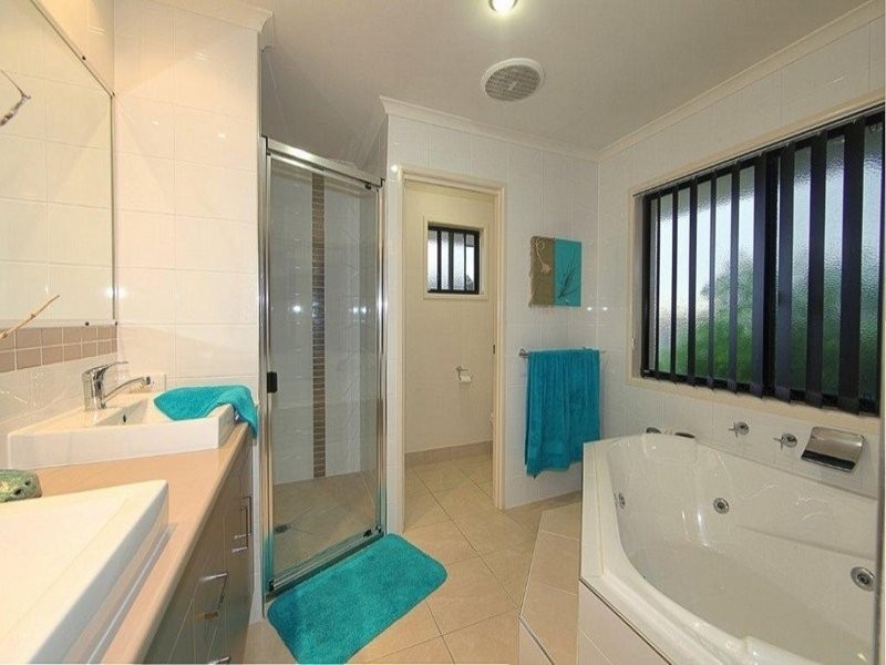 1 Seashell Court, Innes Park QLD 4670