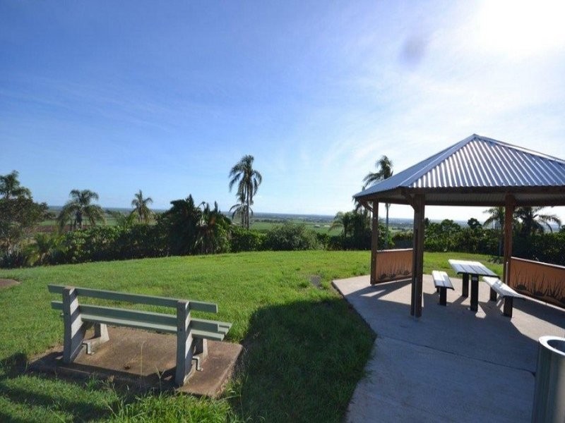 4 Rehbein Avenue, Qunaba QLD 4670