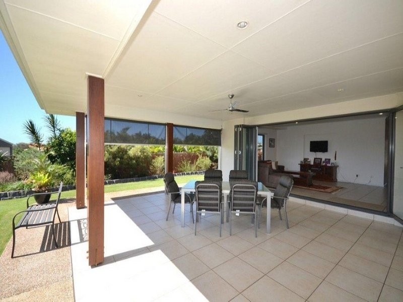 16 Bisdee Street, Coral Cove QLD 4670