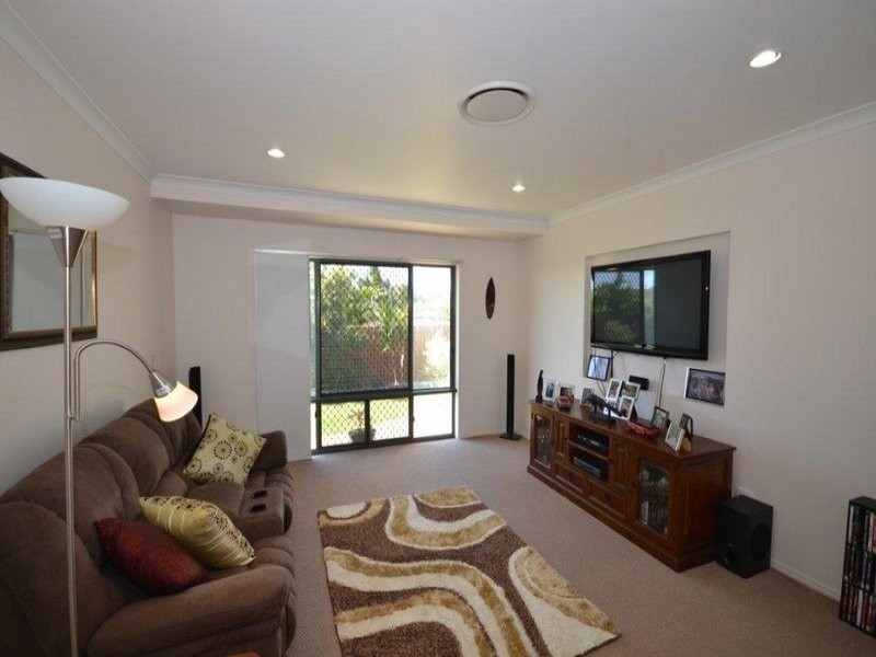 16 Bisdee Street, Coral Cove QLD 4670