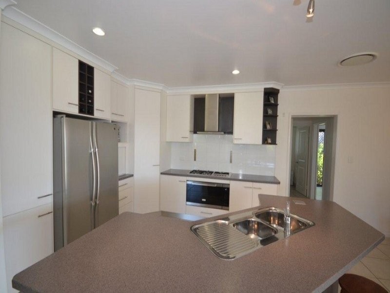 16 Bisdee Street, Coral Cove QLD 4670