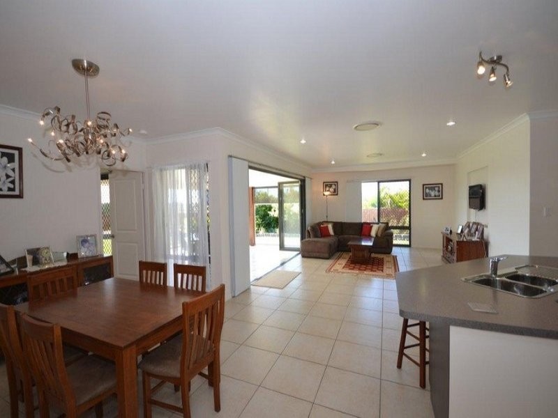 16 Bisdee Street, Coral Cove QLD 4670