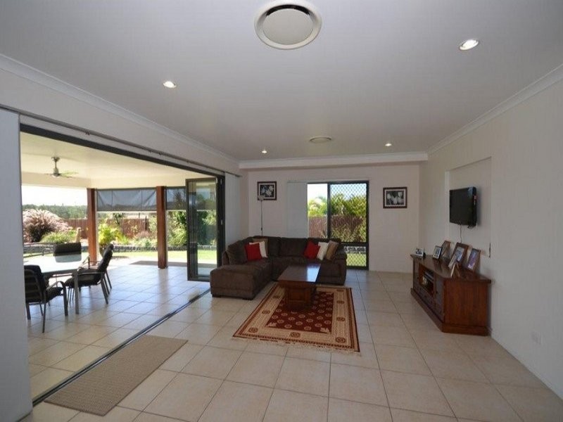 16 Bisdee Street, Coral Cove QLD 4670