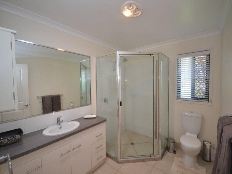 16 Bisdee Street, Coral Cove QLD 4670