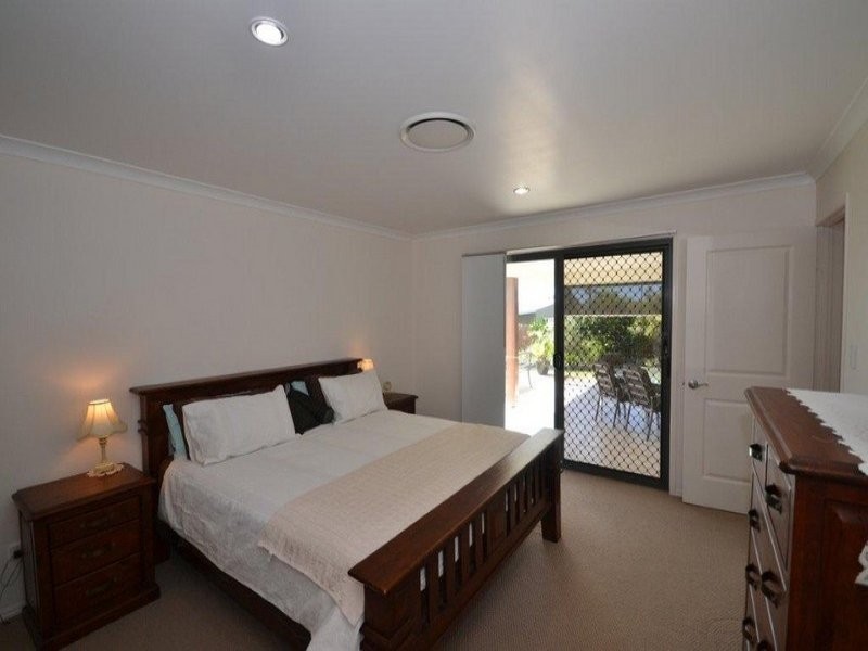 16 Bisdee Street, Coral Cove QLD 4670